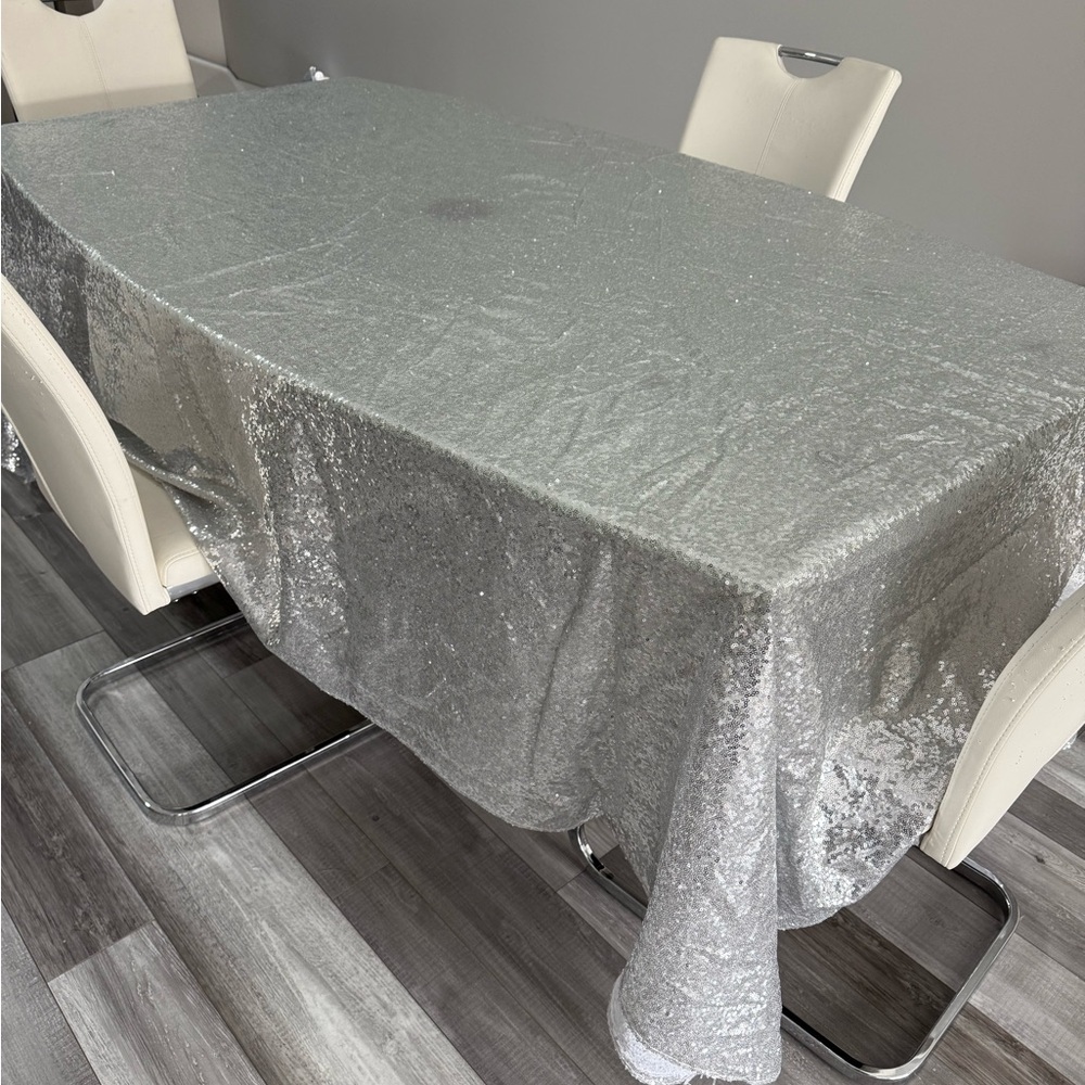🩷3 for $20🩷Silver Sequin Tablecloth